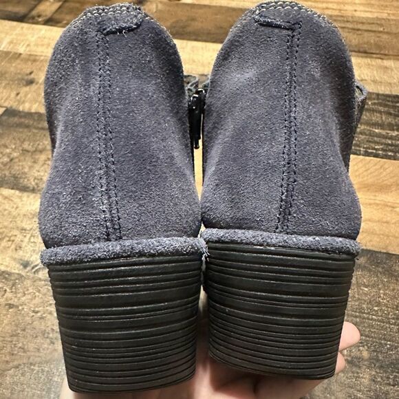 Fly London Wezo Low Heel Ankle Boot - Picture 7 of 8